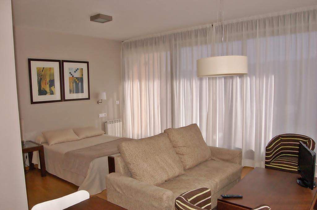 Apartamentos Turisticos Playa De Osmo Corme Bagian luar foto