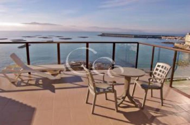 Apartamentos Turisticos Playa De Osmo Corme Bagian luar foto