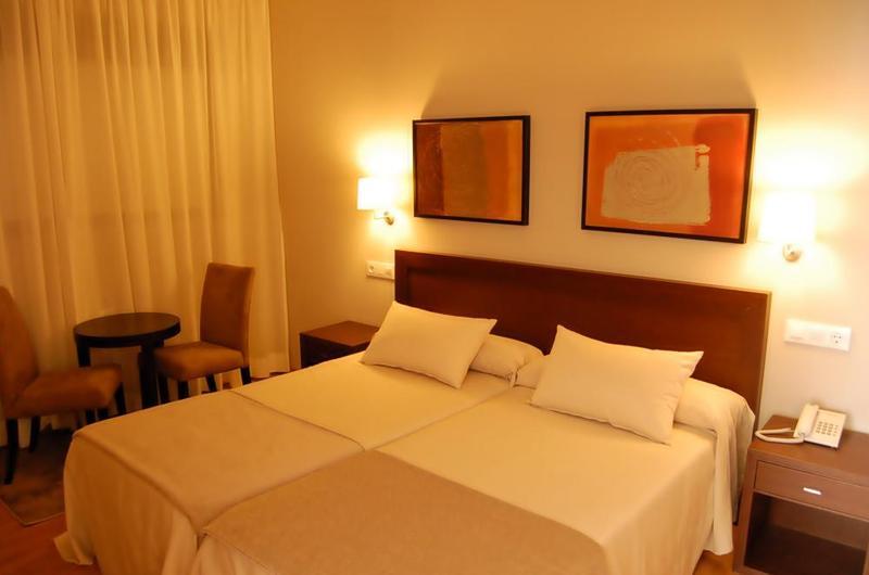Apartamentos Turisticos Playa De Osmo Corme Bagian luar foto