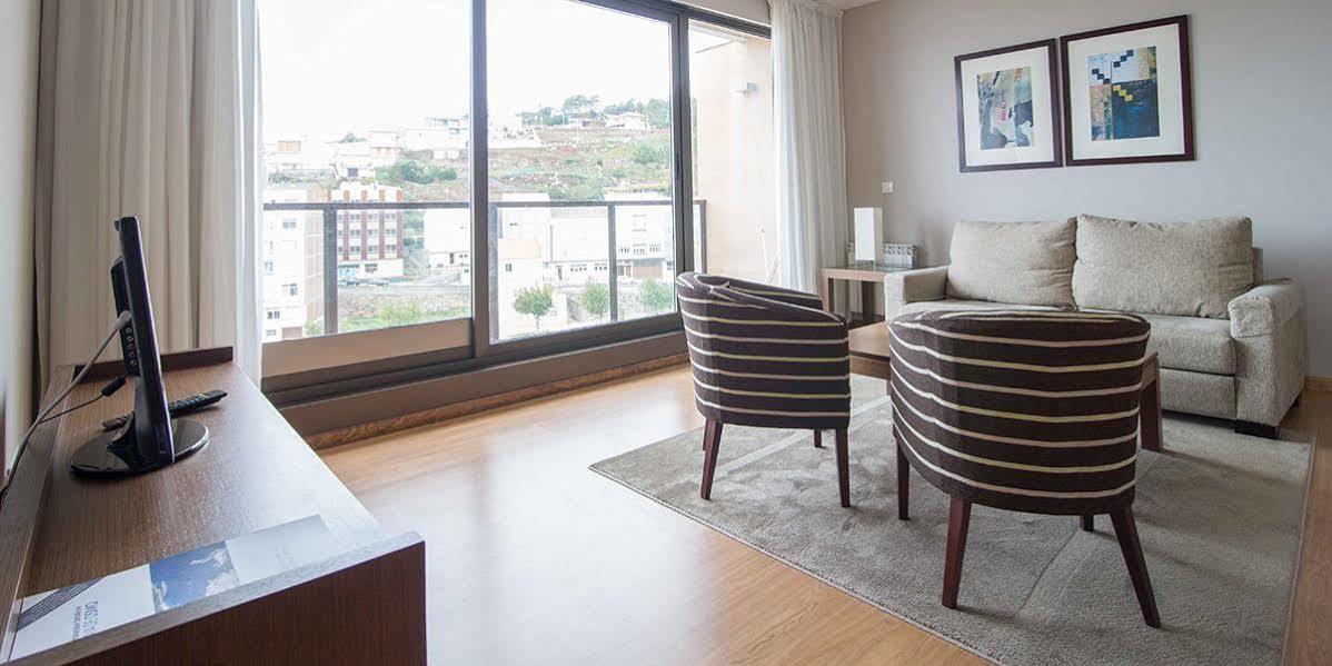 Apartamentos Turisticos Playa De Osmo Corme Bagian luar foto