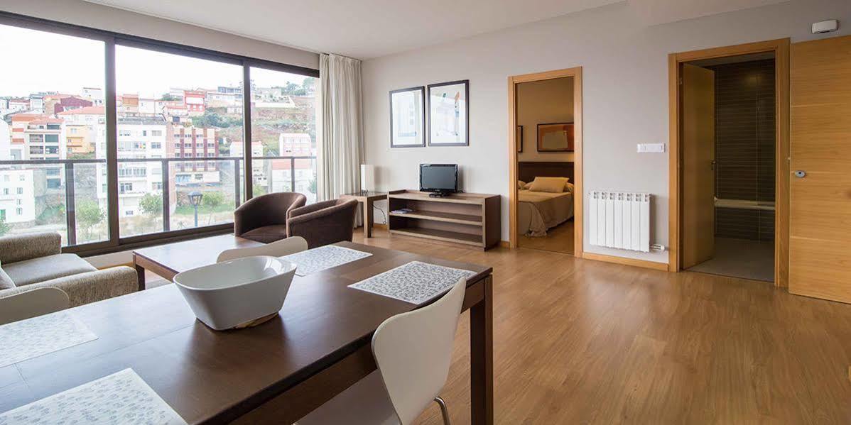 Apartamentos Turisticos Playa De Osmo Corme Bagian luar foto
