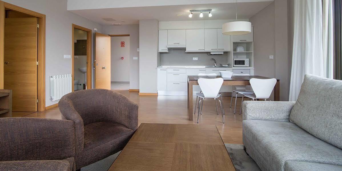 Apartamentos Turisticos Playa De Osmo Corme Bagian luar foto