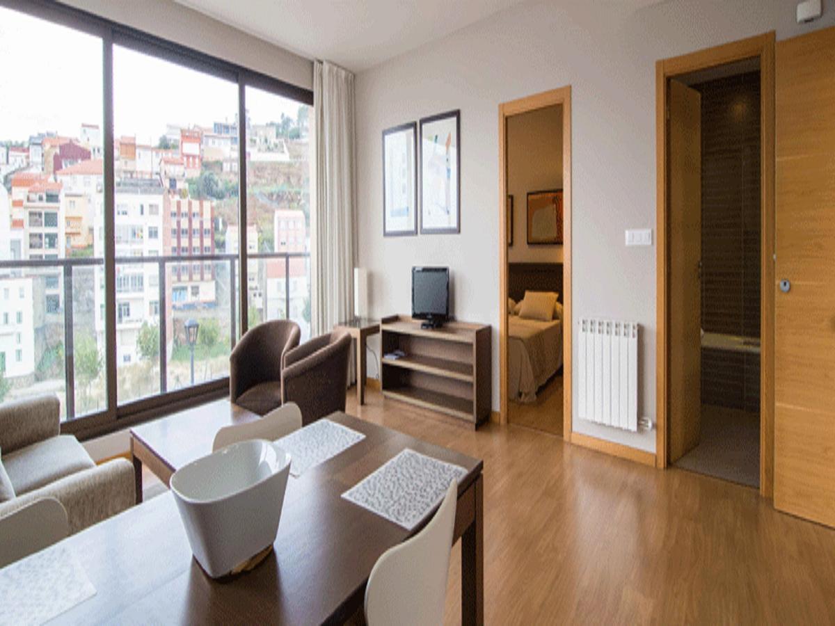 Apartamentos Turisticos Playa De Osmo Corme Bagian luar foto